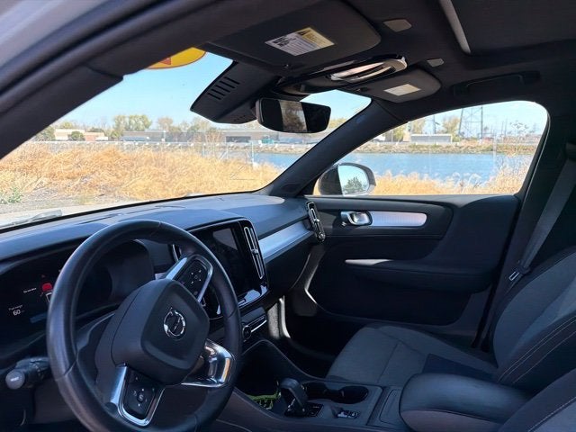 2024 Volvo XC40 B5 Core