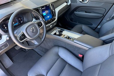 2025 Volvo XC60 B5 Plus