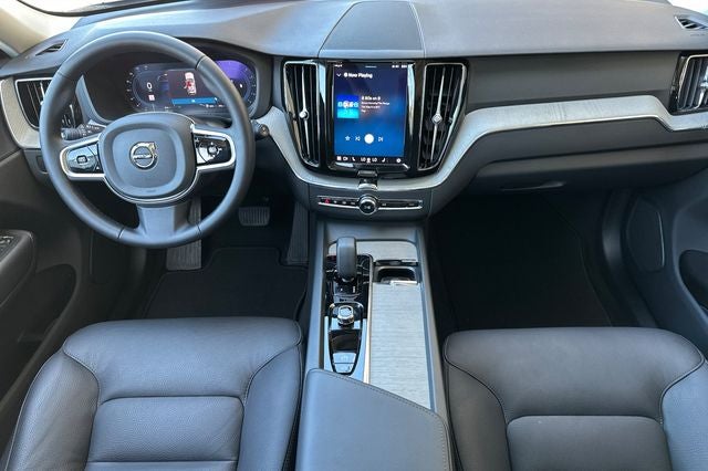 2025 Volvo XC60 B5 Plus