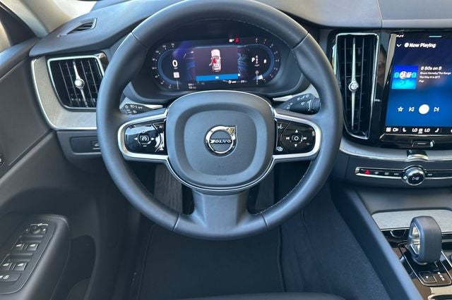 2025 Volvo XC60 B5 Plus