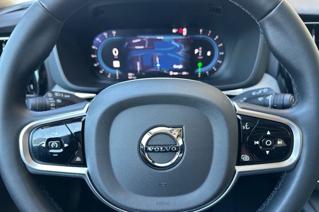 2025 Volvo XC60 B5 Plus